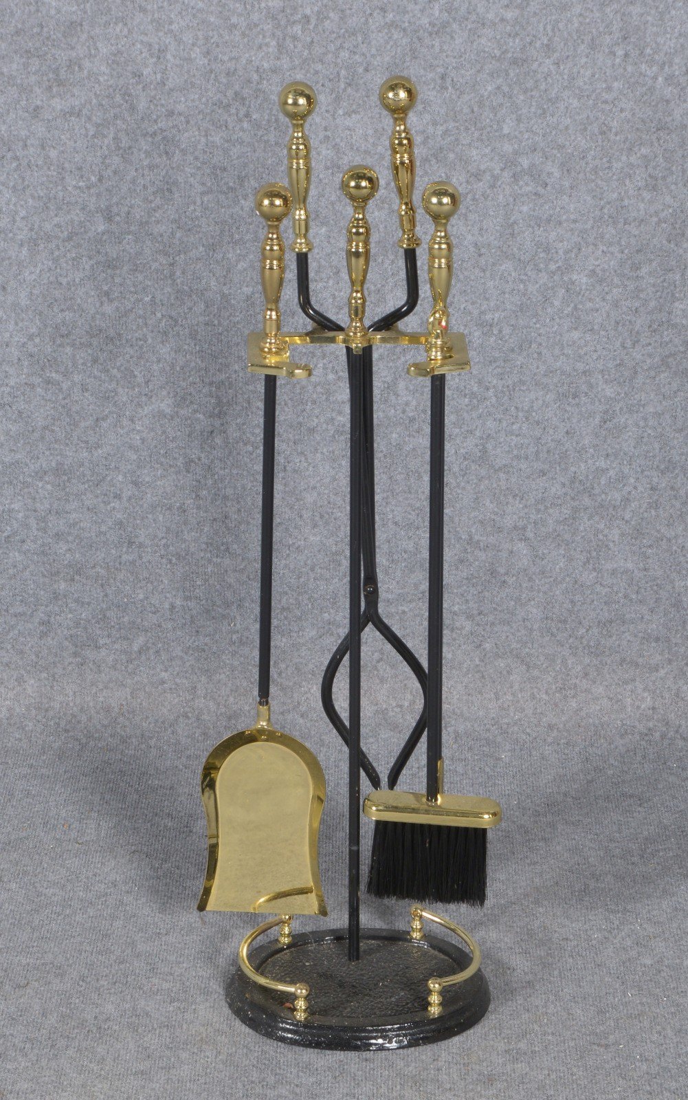Kaminbesteck, 4-teilig, im Ständer, Höhe 88 cm; dazu 2x Holzeimer