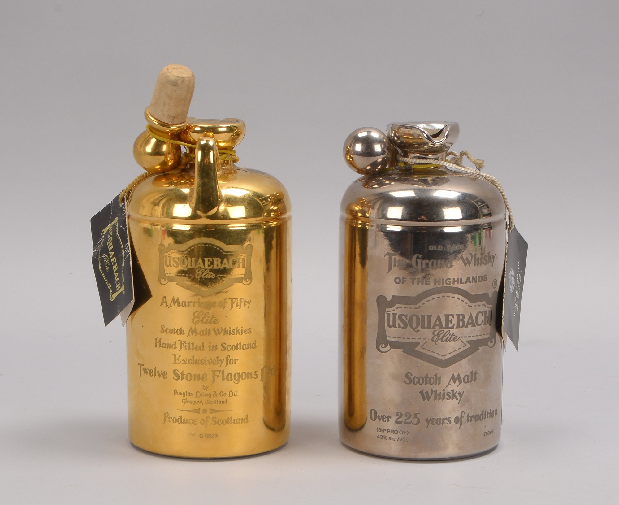 Sammler-Whisky, 2 Flaschen: 'Usquaebach Elite' Gold und Silber