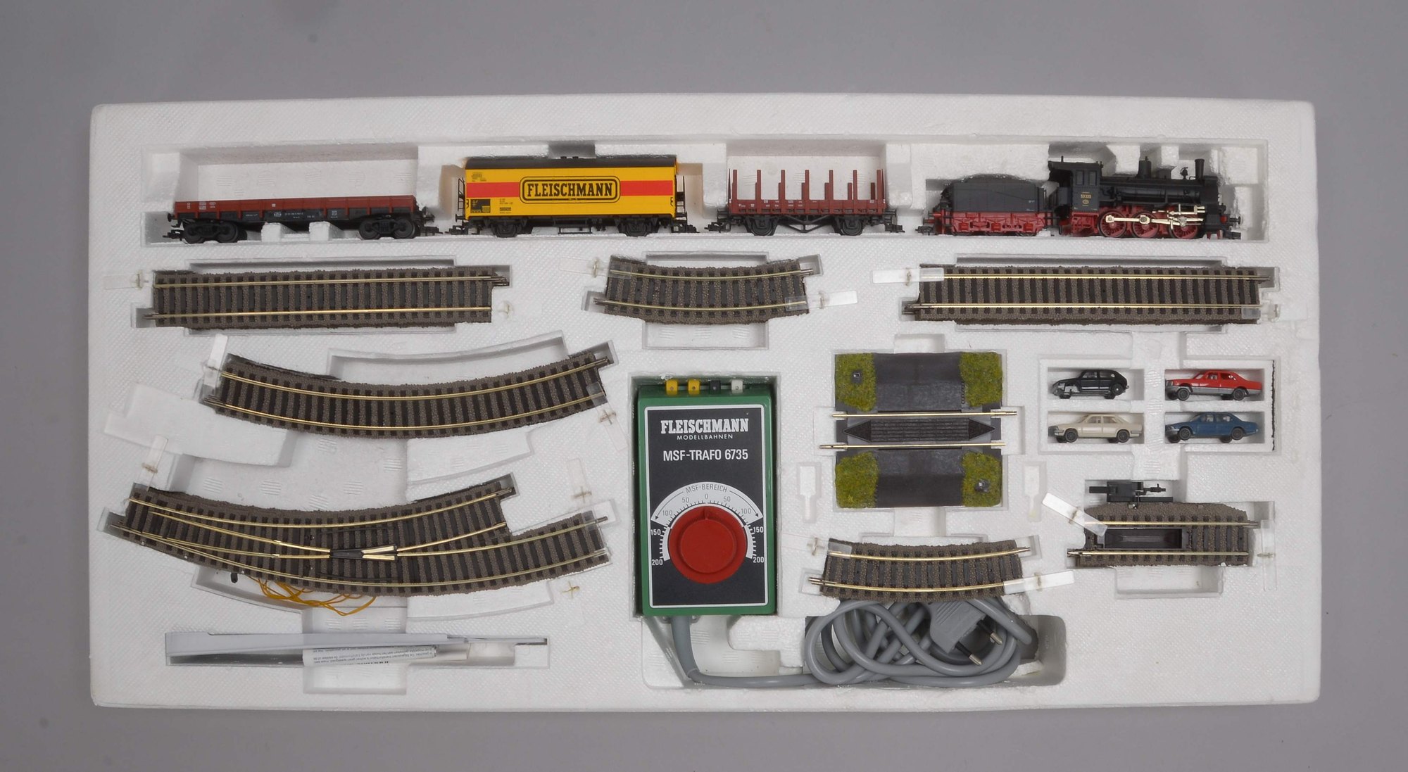 Modelleisenbahn-Konvolut (Spur H0): Fleischmann-Starterset '6393': Dampflok u.m.