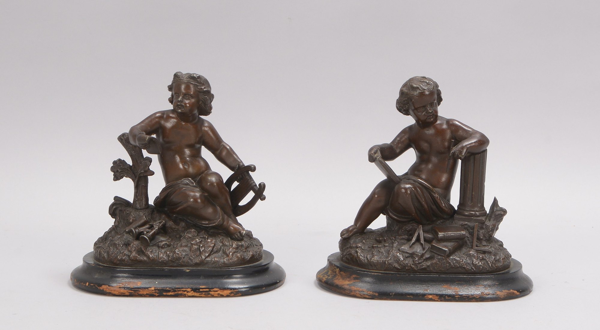 2 Skulpturen, Allegorien der Musik und Architektur, Weißmetallfiguren/bronziert