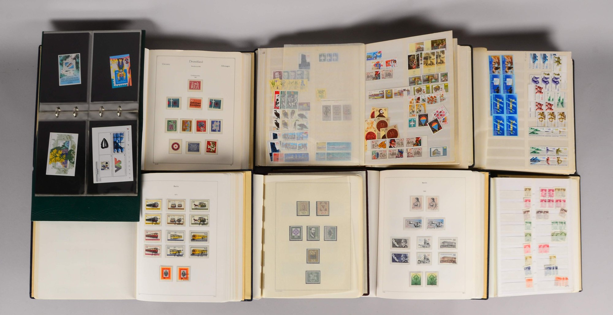 Briefmarken (aus Sammlernachlass): 'Bund', 'Berlin', DDR', in 8x Alben