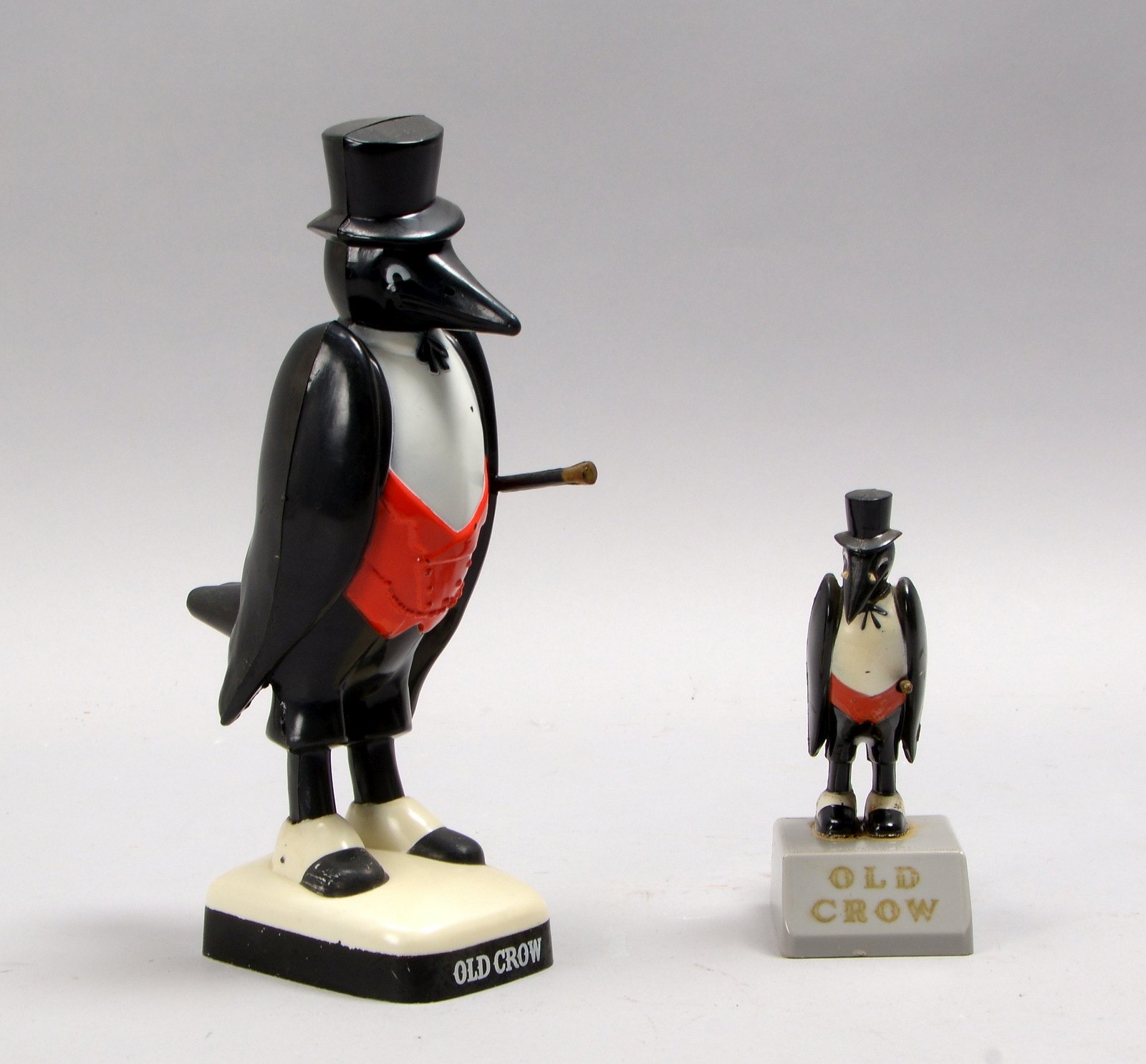 2 Sammler-Werbefiguren, 'Old Crow' Bourbon Whiskey, 'Rabe mit Zylinder'