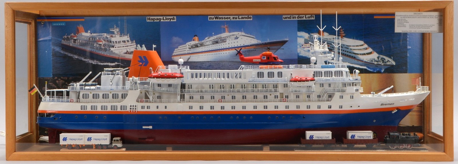 Schiffsmodell, Standmodell der 'Bremen' - Hapag Lloyd-Kreuzfahrtschiff, Maßst. '1:100'