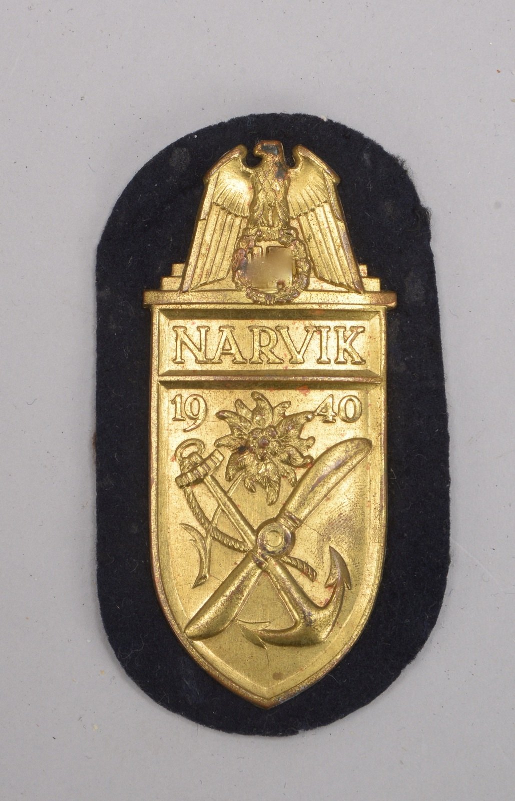Sammler-Abzeichen (II. WK/1940), Kriegsmarine, 'Narvikschild', Zink/vergoldet