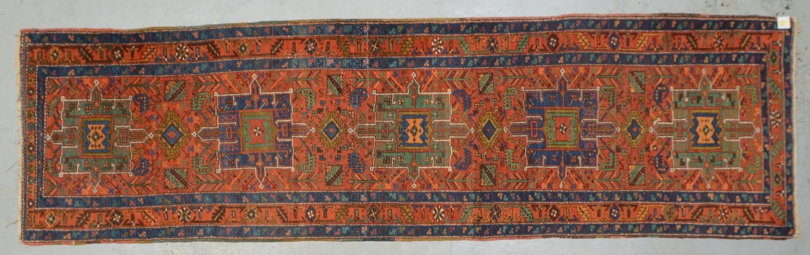 Orientgalerie, feste Knüpfung, Flor mit nur leichten Gebrauchsspuren