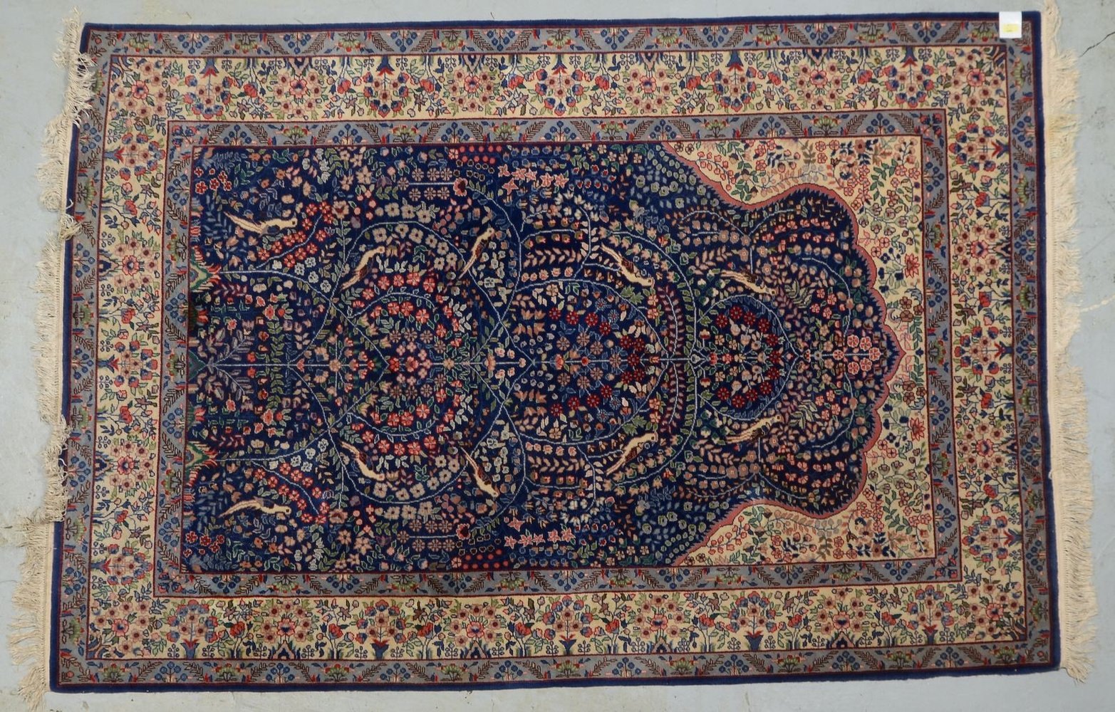 Hereke, Wolle/Baumwolle, mittelf. Knüpfung, Lebensbaum-Motiv, ringsum kompl.