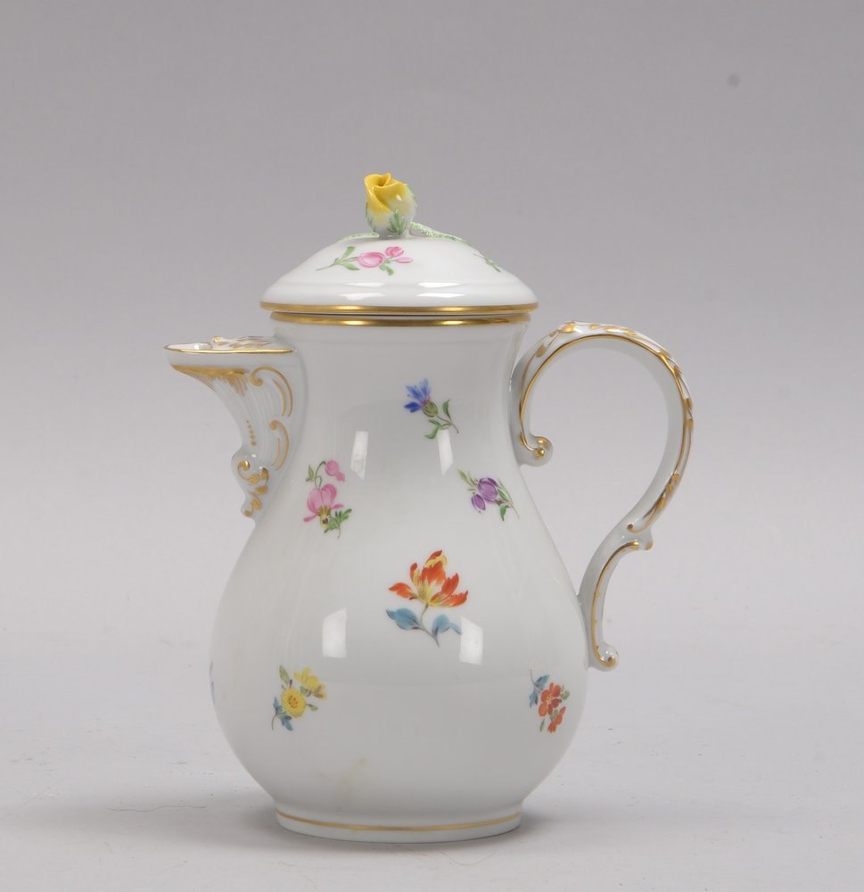 Meissen (I. Wahl), Mokkakanne, Streublümchendekor/Teilvergoldung