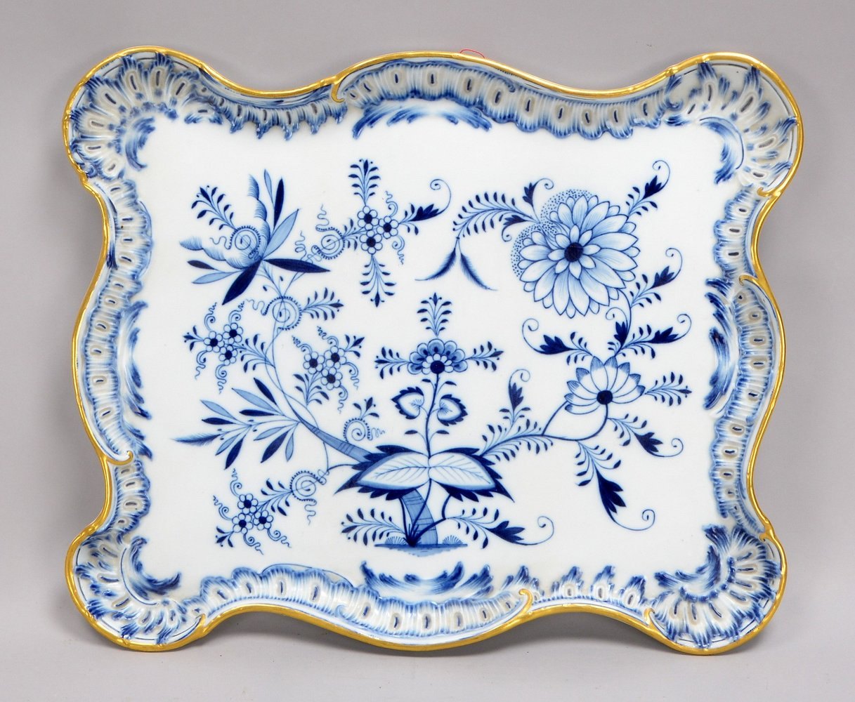 Meissen (Knaufzeit, I. Wahl), Prunktablett, mit Zwiebelmuster
