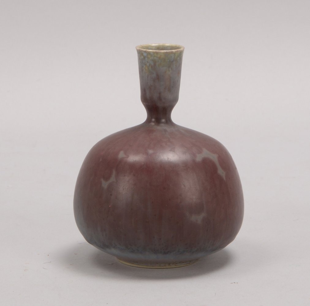 Pluquet-Ulrich, Eisabeth, Künstler-Keramikvase, im Boden sign.; Höhe 12,5 cm