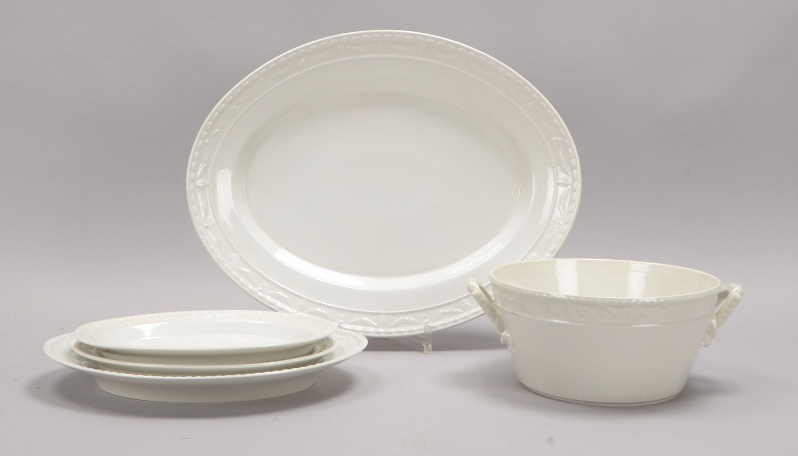 KPM Berlin (1-gestr.), Tischporzellan, 'Kurland', 5 Teile: 4x Platten/1 Terrine