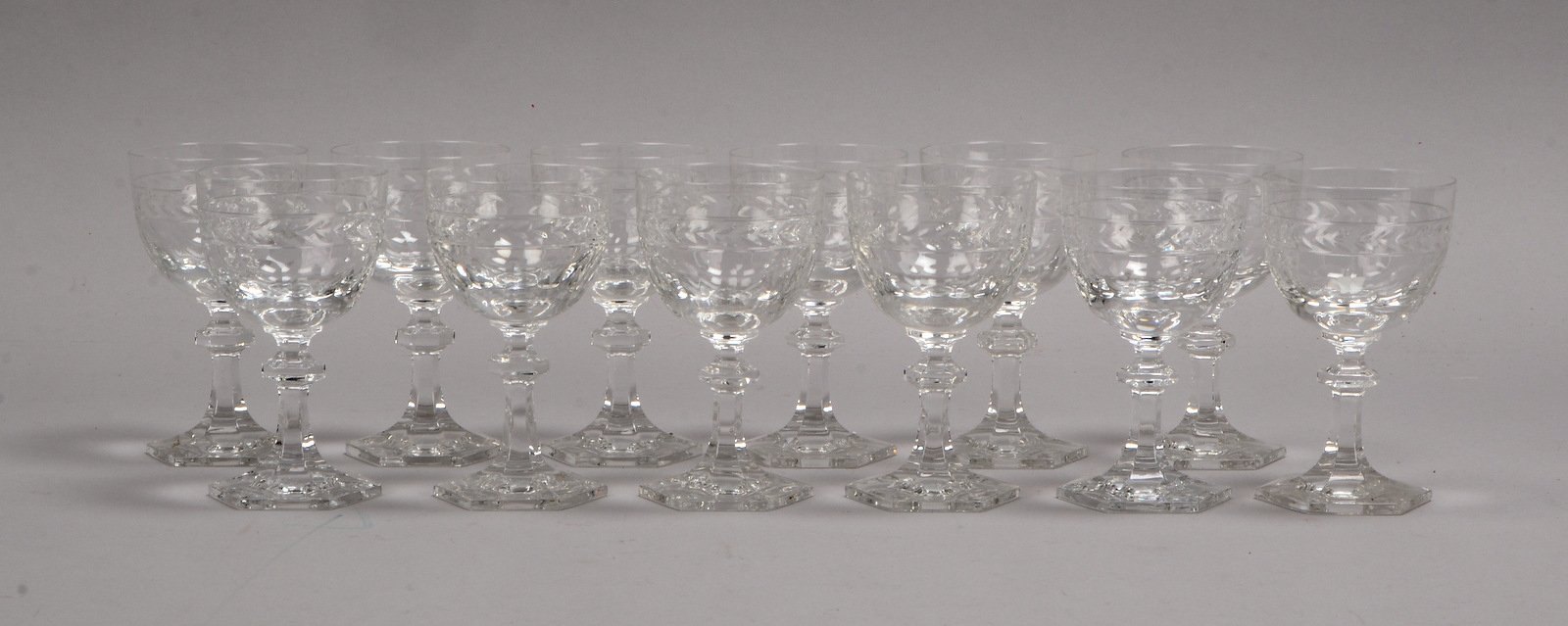 12x Dessertweingläser, Bleikristall, Art 'Baccarat Harcourt'/'Rohan'; Höhe 11 cm