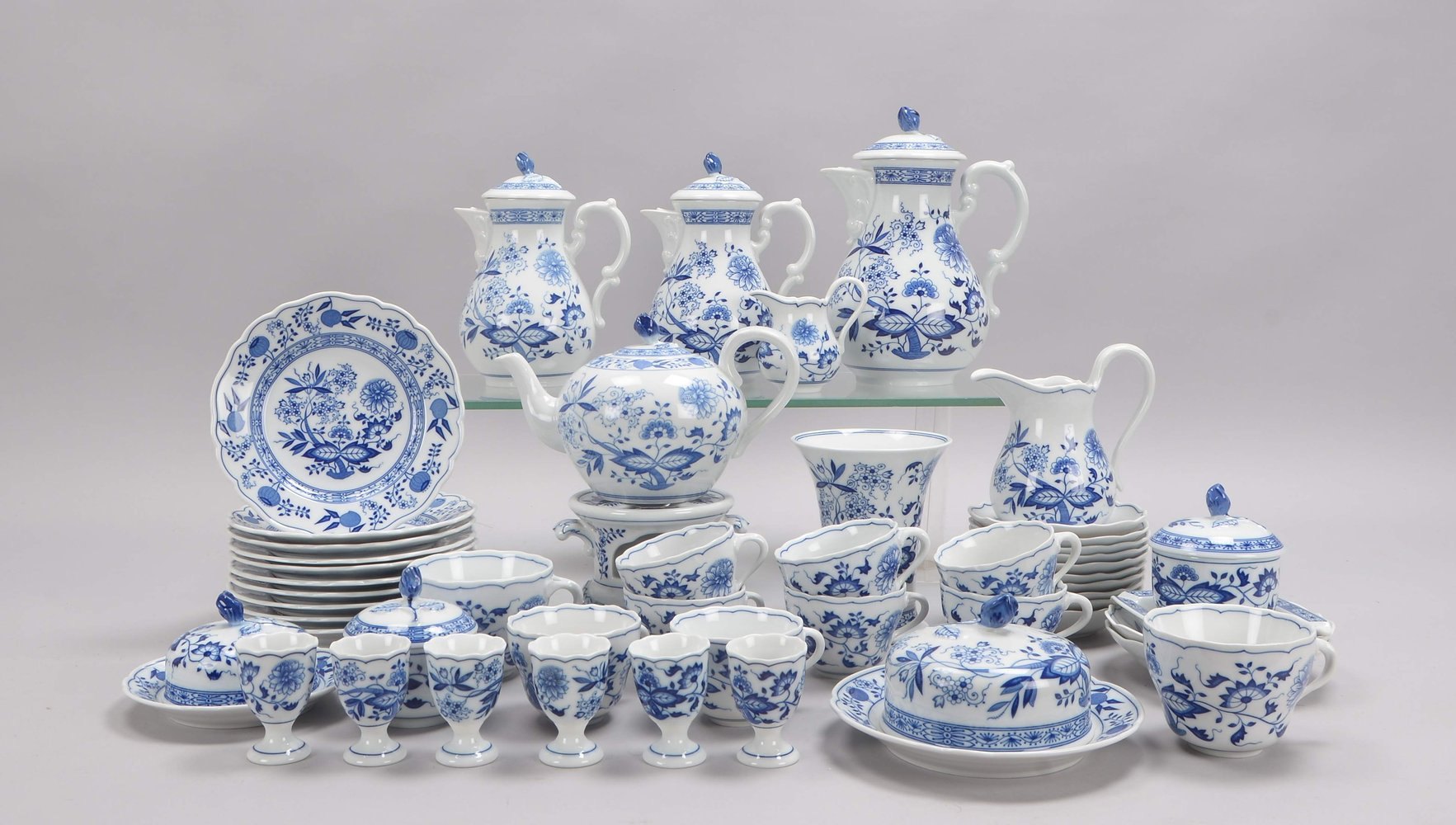 Hutschenreuther, Kaffeeservice, mit Zwiebelmuster, diverse Teile