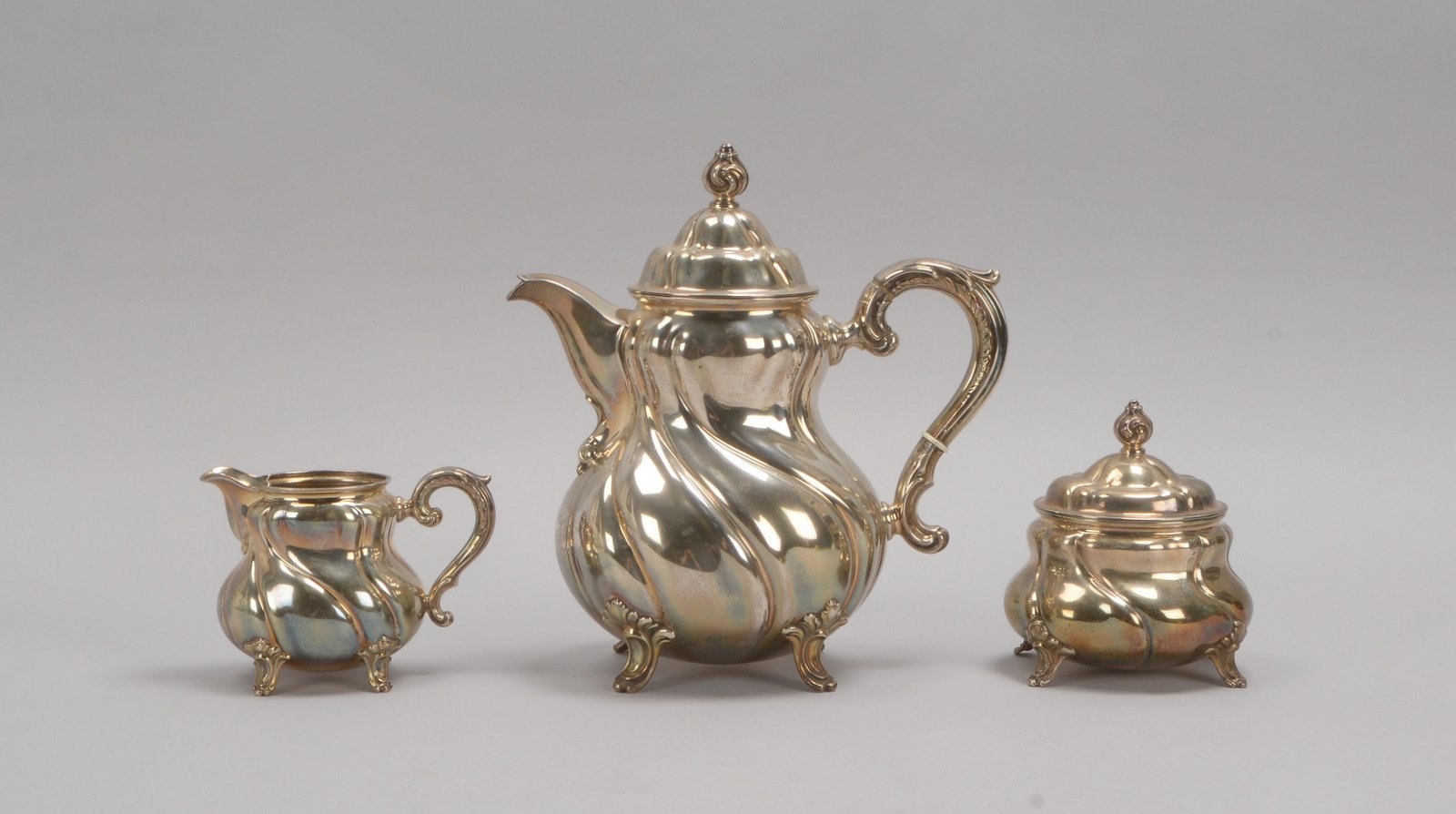 Wilkens, Kaffeekern, 830 Silber: Kanne mit Sahne und Zucker, Gew. 1.293 g