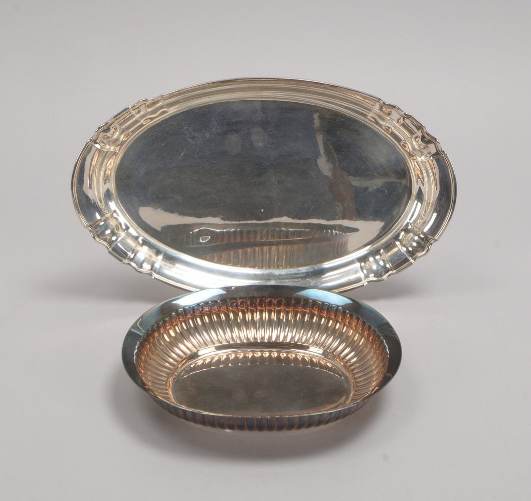 2 Servierteile, 925 Sterlingsilber: Tablett, und Schale; Gew. 428 g