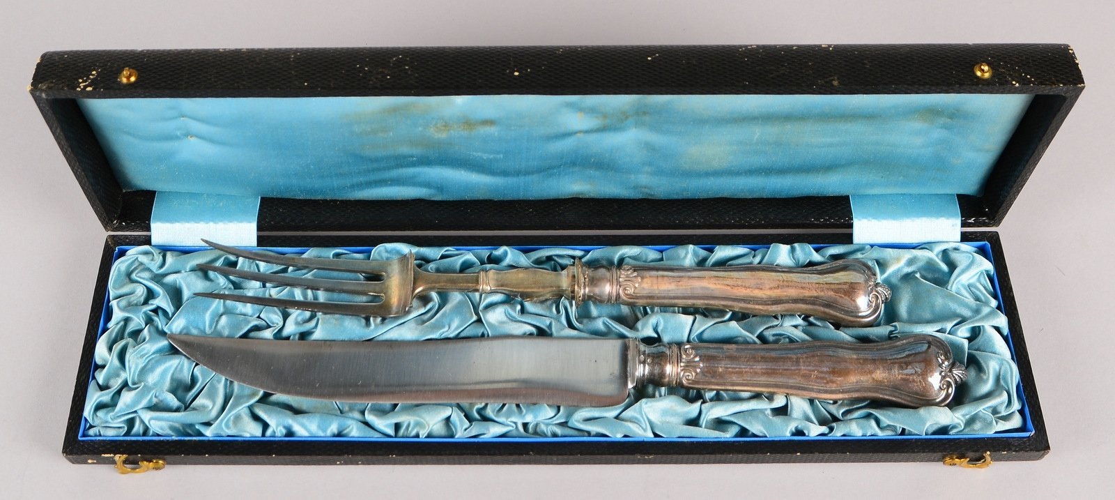 Vorlegebesteck (jagdl.), alt, Griffe 800 Silber, mit Tiermotiven, in orig. Schatulle