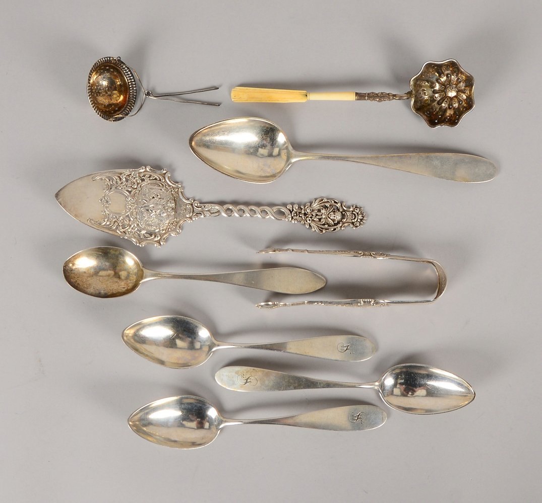 Speiselöffel-Konvolut, 13-löt. Silber: 4x Suppenlöffel, 1 Vorlegelöffel; Gew. zus. 264 g