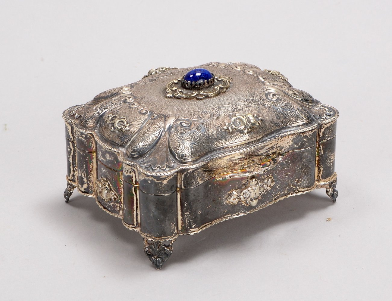 Schatulle, 800 Silber/Innenvergoldung, mit blauem (Glas-?)Steinbesatz