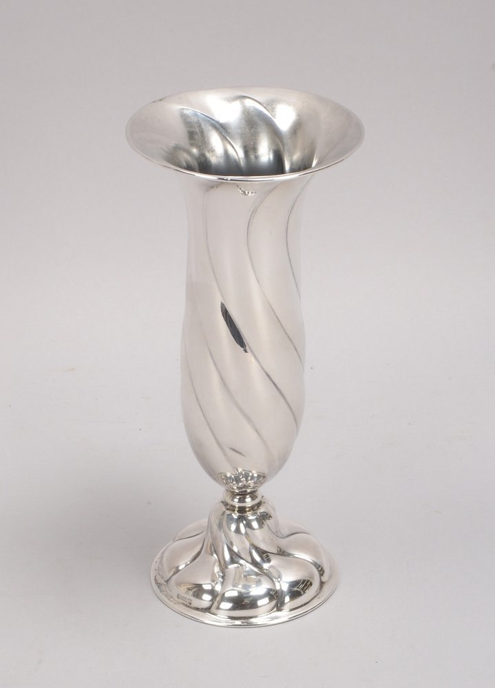 Bruckmann & Söhne, Vase, 835 Silber (gef.), gedr. Wandung; Gewicht 312 g