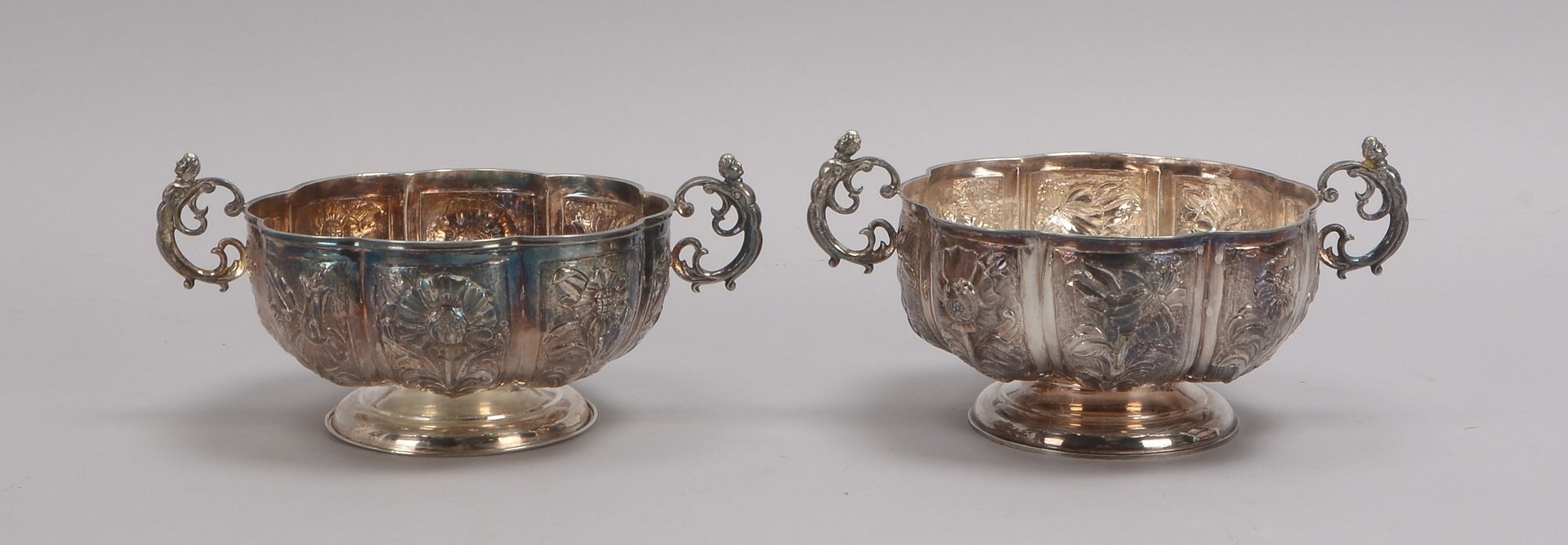 Paar Henkelschalen (Schweden), 925 Sterlingsilber (mehrfach punz.); Gew. 552 g