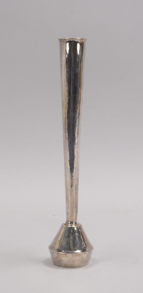 Tischvase (Schweden), 925 Silber (mehrfach punziert); Höhe 31,5 cm, Gewicht 324 g