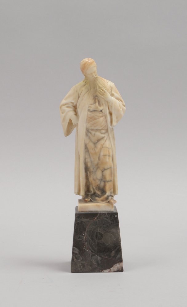 Alabasterskulptur, 'Nathan der Weise', Figur auf Marmorsockel; Höhe 28 cm