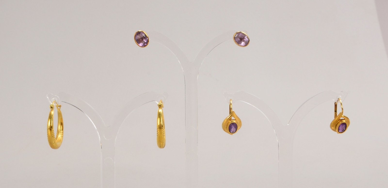 Kl. Ohrschmuck-Konvolut, GG/teils mit Steinbesatz: 2x Ohrhänger/1x Ohrstecker