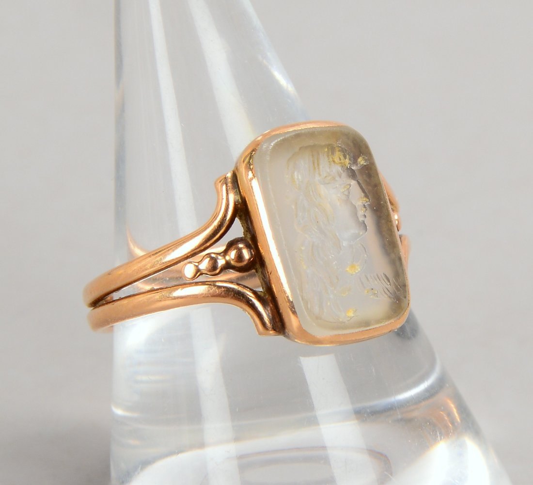 Antiker Ring, 585 GG (gepr.), Steinbesatz mit geschnittem Portrait; Gew. 2,50 g