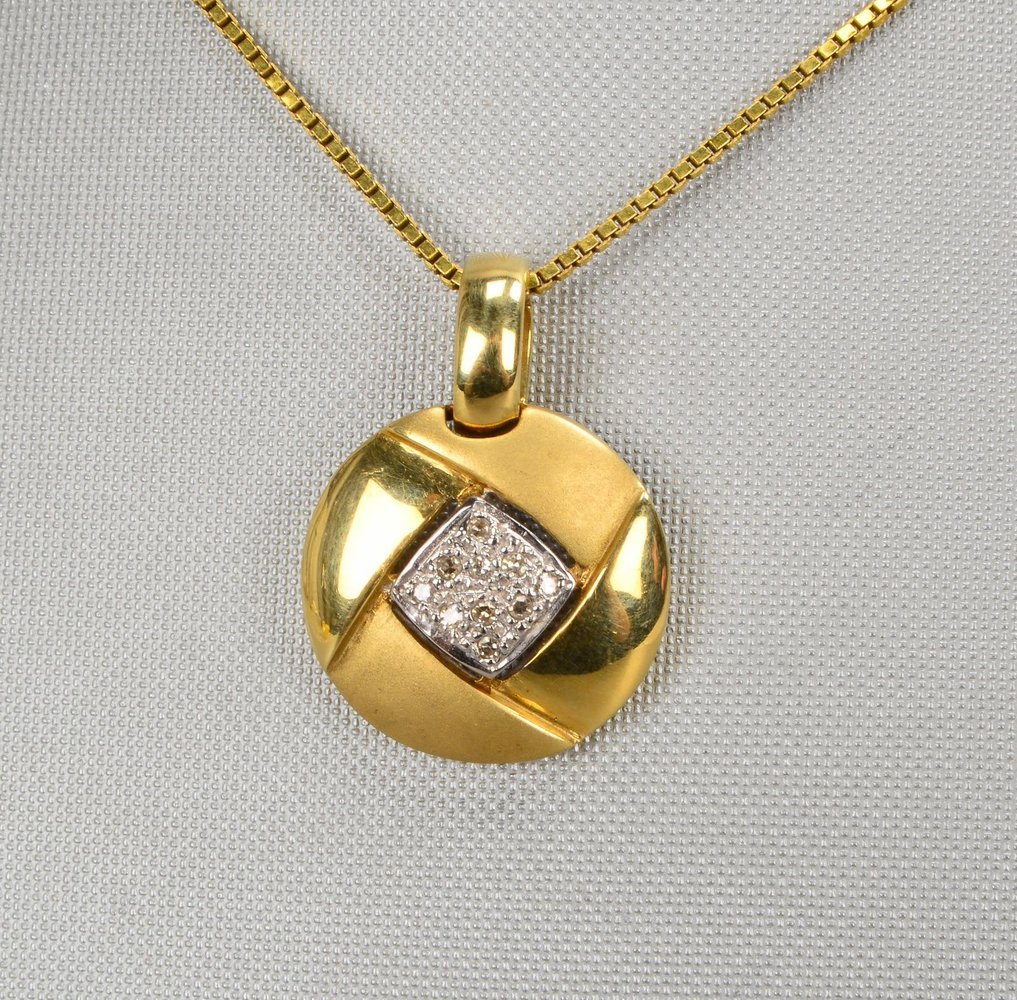 Clipanhänger, 585 GG (gestempelt), mit 10-fachem Brillantbesatz, Steine im Achtkantschliff, an 585 G