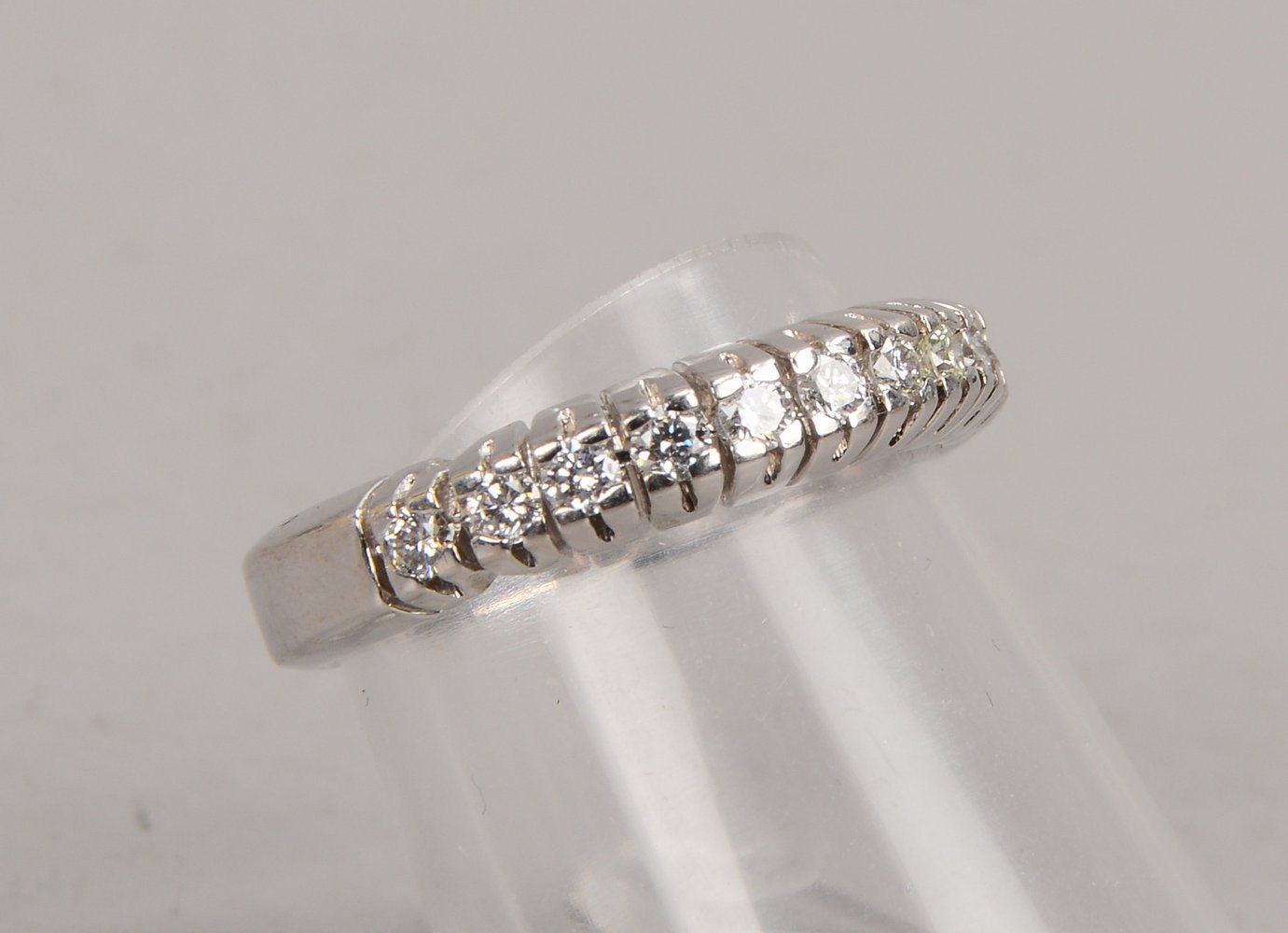 Juwelier Christ, Ring, 585 GG (gest.), mit 10x Brillanten/ca. 0,20 ct; RG 52