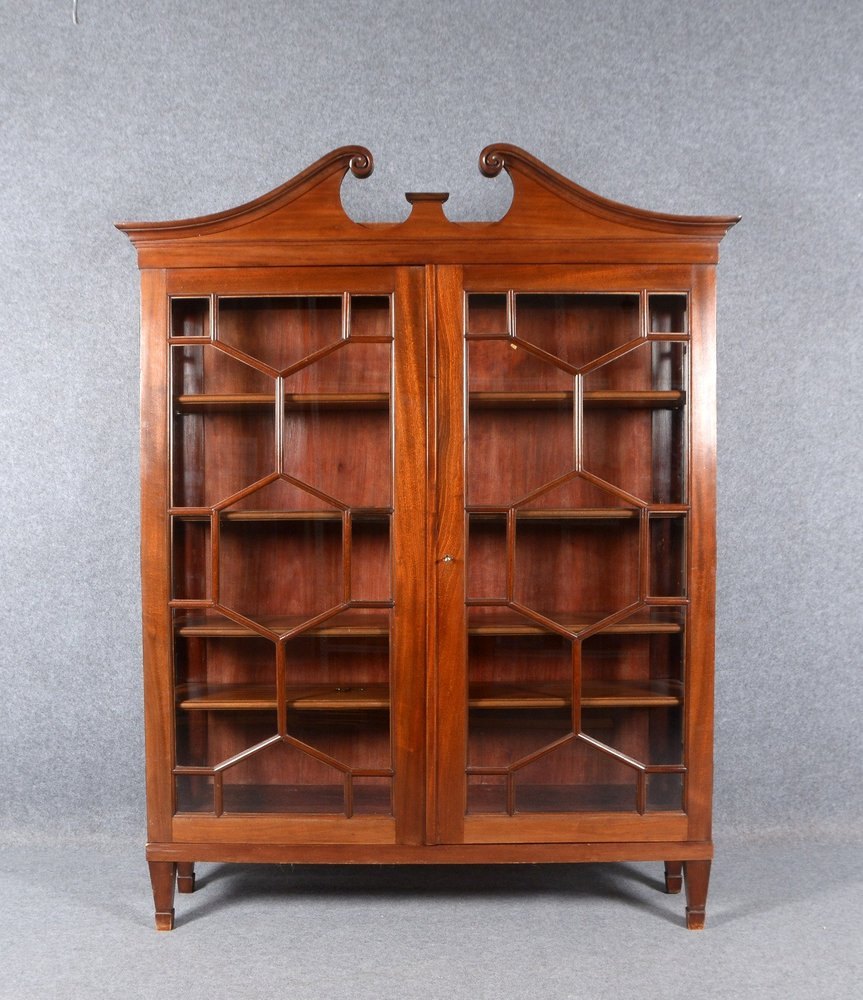 Vitrinenschrank, Mahagoni, 3-seitig verglast/versprosst, 2-türig/4x Böden