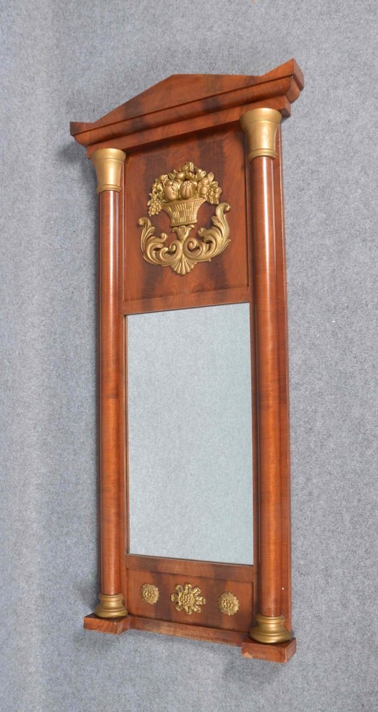 Wandspiegel (Biedermeier), Nadelholz mit Mahagonifunier, Spiegel flankiert von 2x Halbsäulen