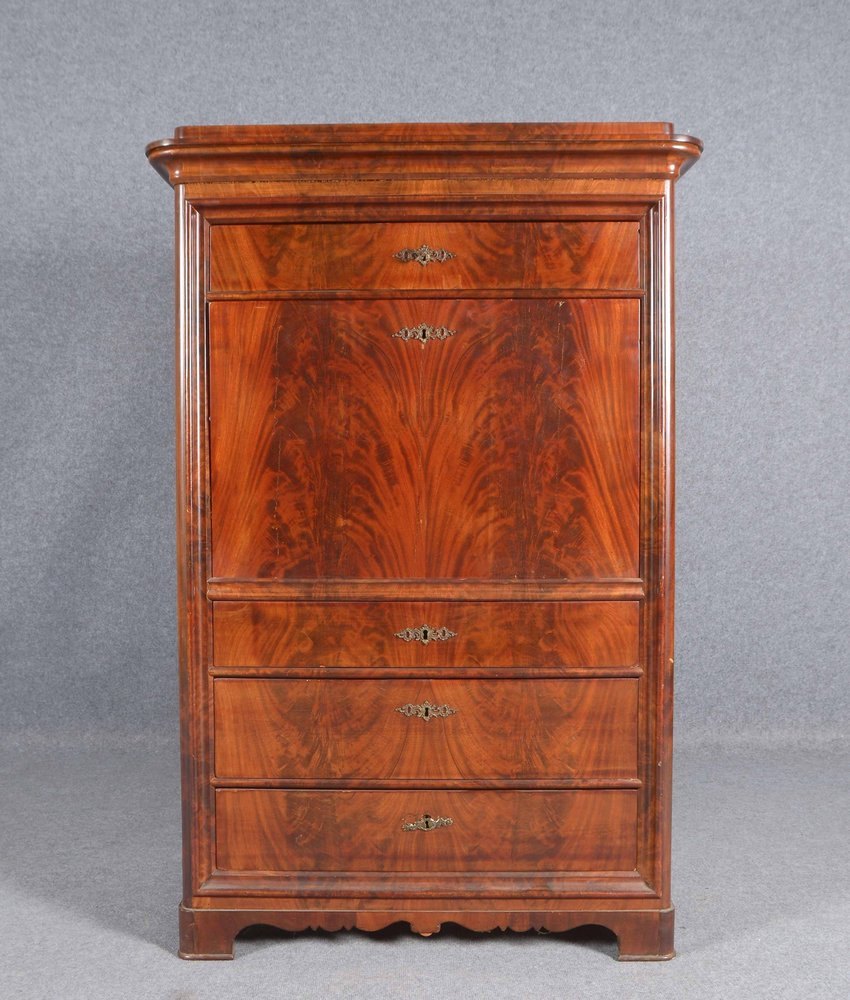 Kastensekretär (Louis Philippe), Mahagonifurnier auf Nadelholz(?)