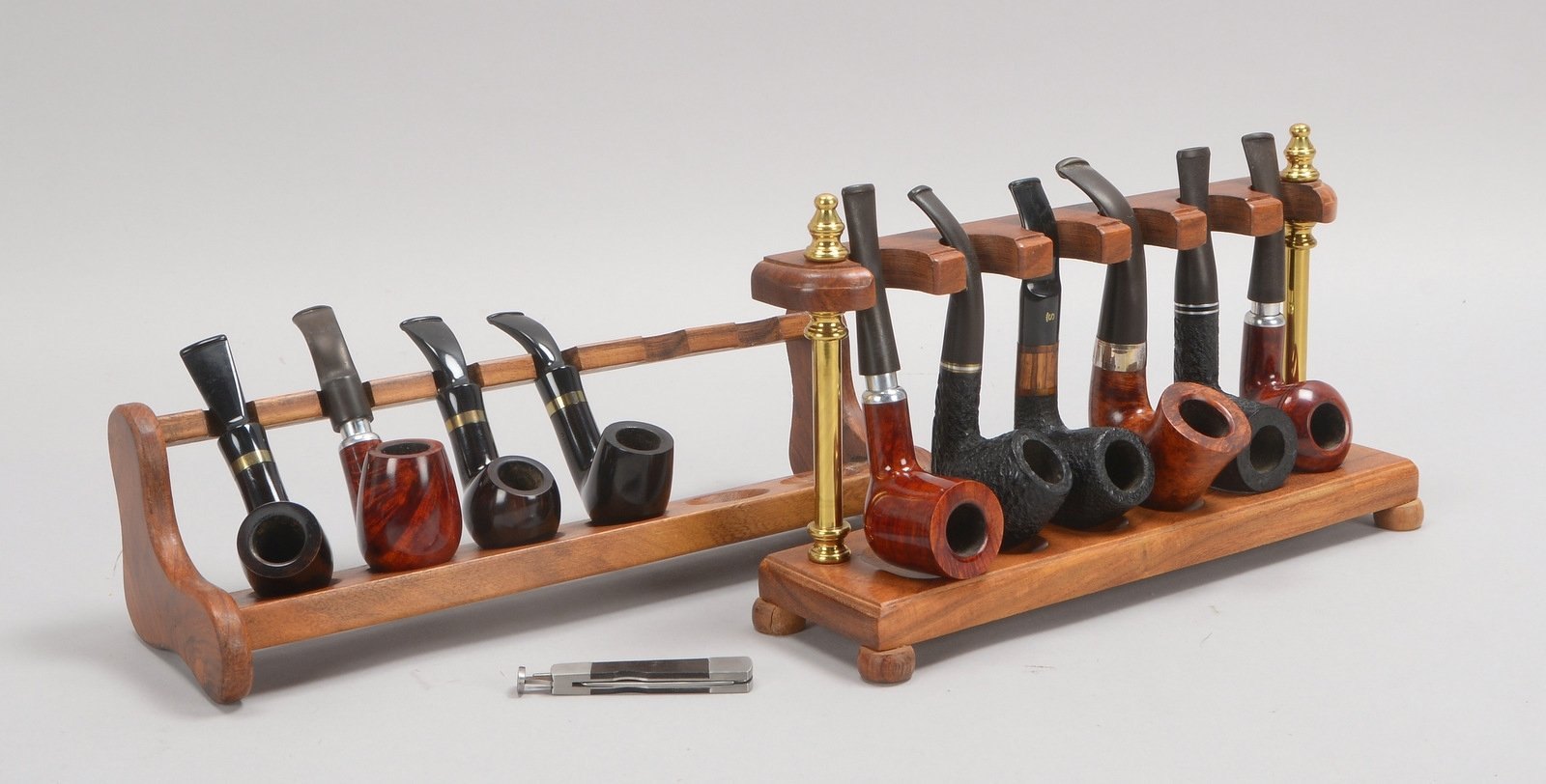 Kleine Pfeifensammlung, versch. Hersteller/Ausführungen, 10 St., mit Pfeifenbesteck