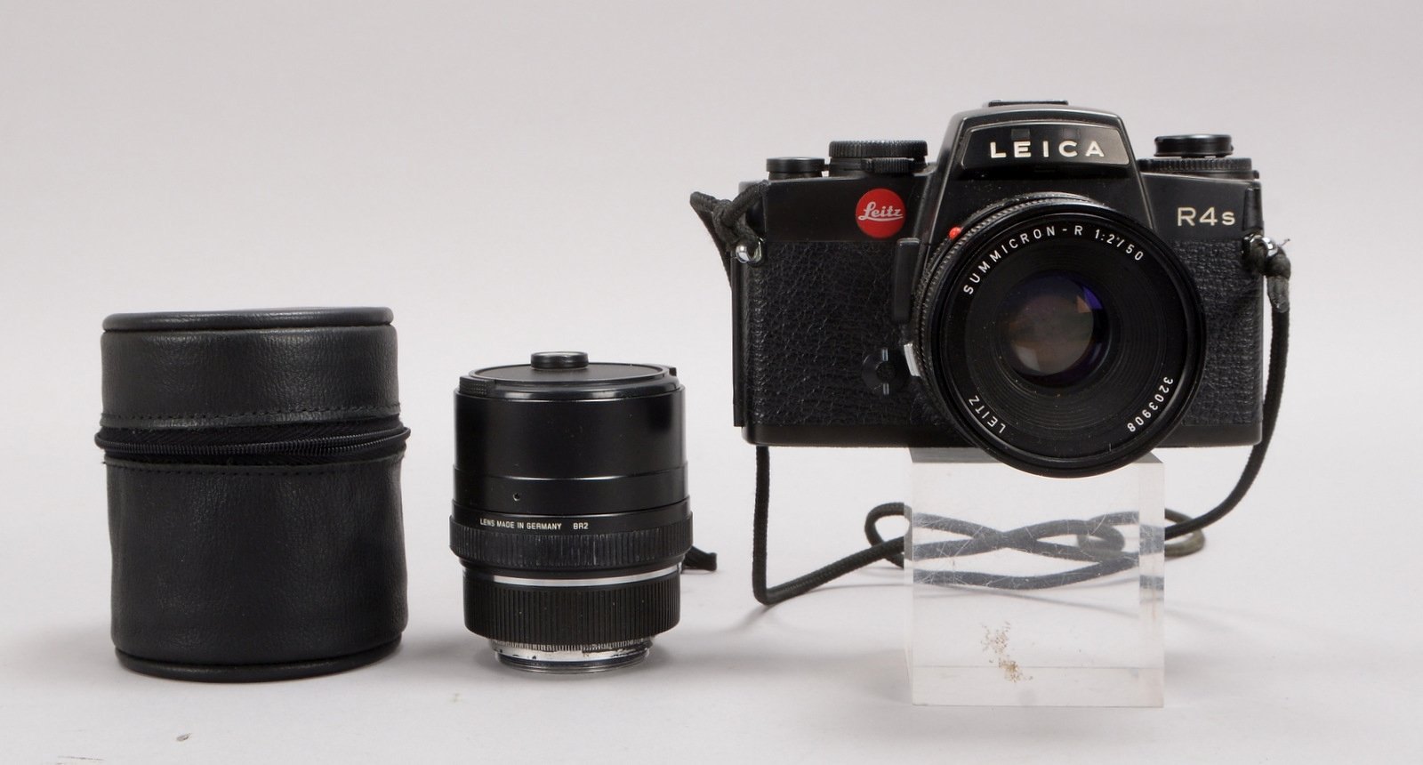 Sammler-Fotokamera: Leica 'R4 S' mit 'Summicron-R' und Leica 'Macro-Elmar'
