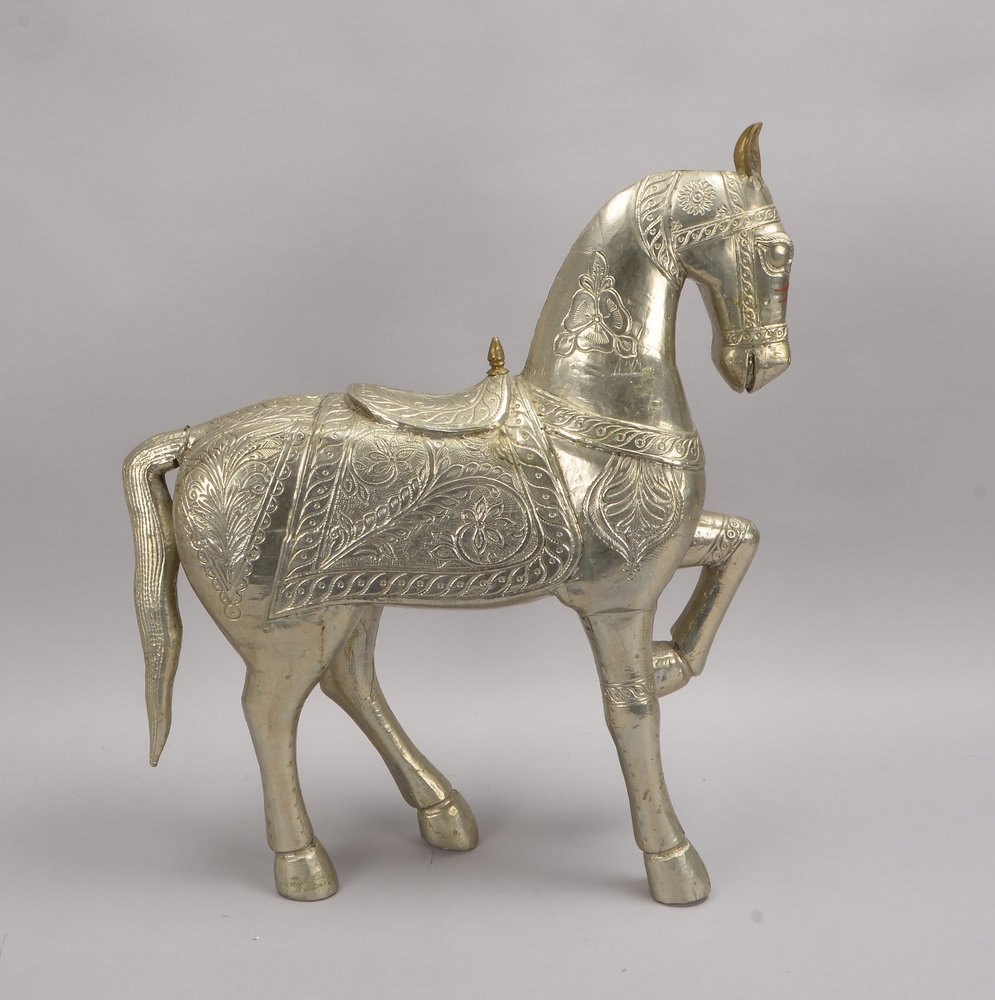 Holzfigur/Dekoration, 'Pferdefigur', Holz, Korpus mit reliefierten Metallbeschlägen; Höhe 65 cm