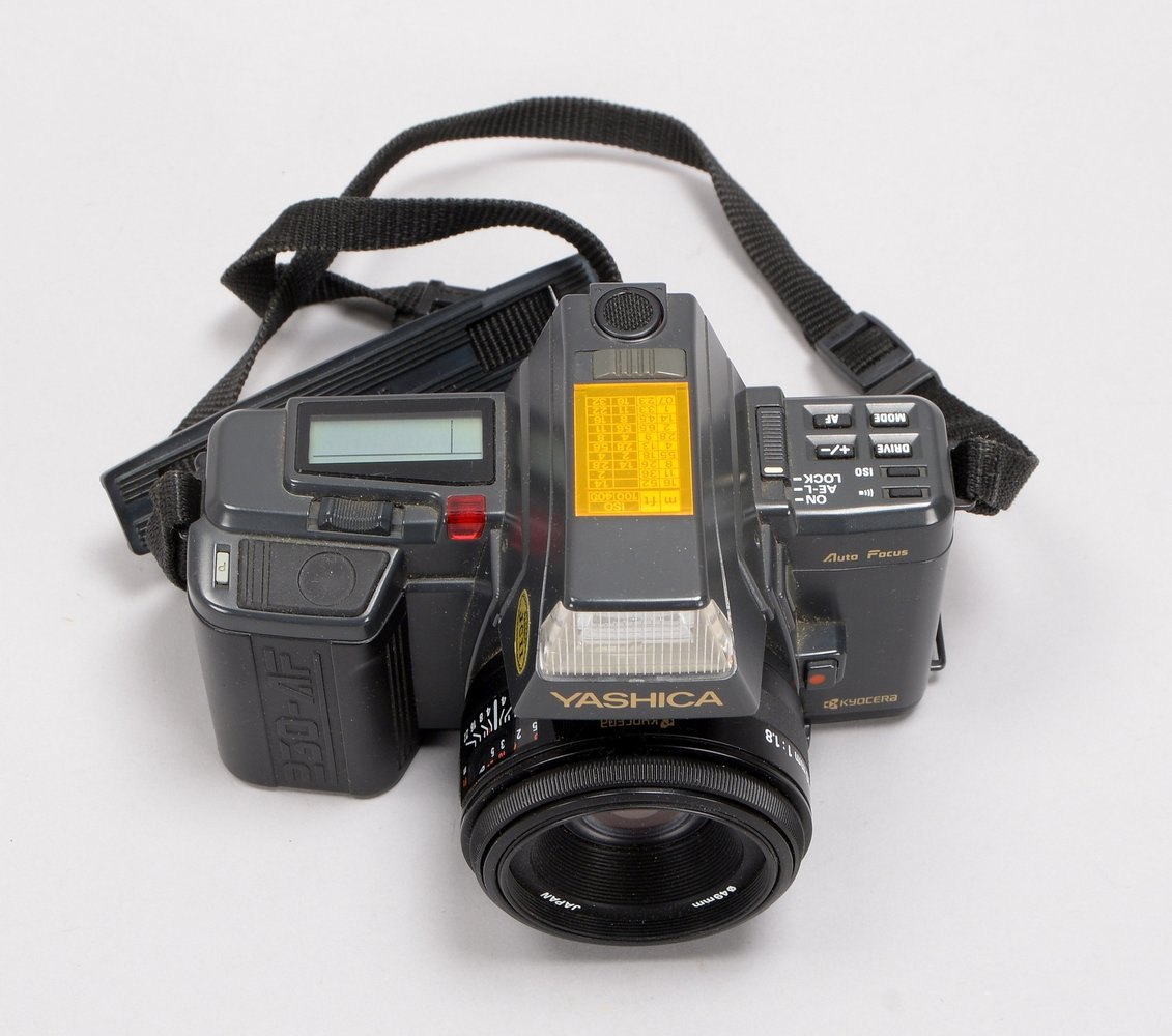 Fotokamera (Japan), Yashica '230-AF', mit Objektiv 'AF 50 mm' - nicht geprüft