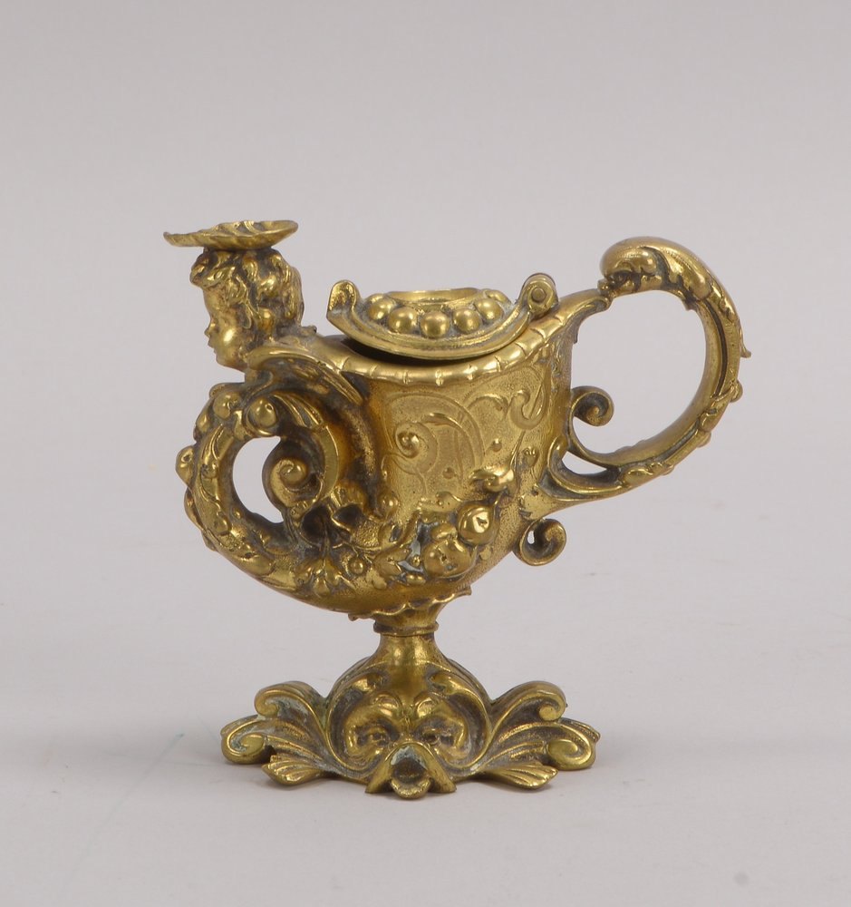 Öllampe (wohl Frankreich, um 1870), Bronze feuervergoldet; Höhe 11 cm