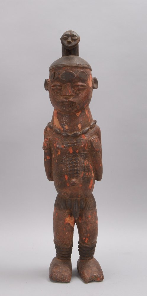 Holzfigur (Benin/Afrika), 'Stehender Mann', mit Brustschmuck