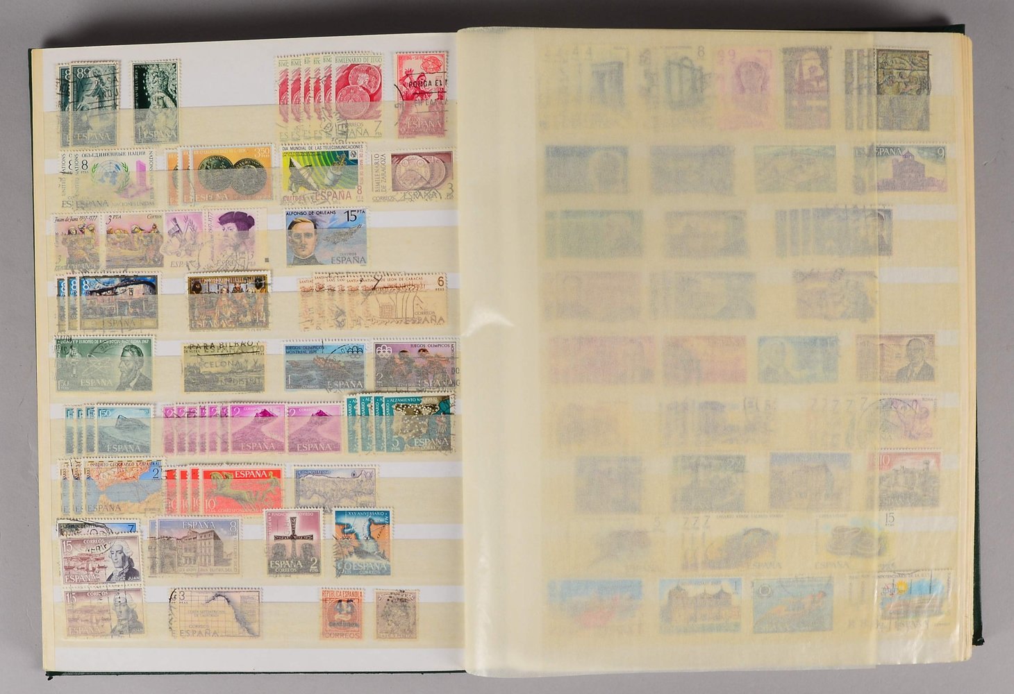 Briefmarkensammlung, 'Spanien': Steckbuch mit eng gestecktem Material, 60 S.