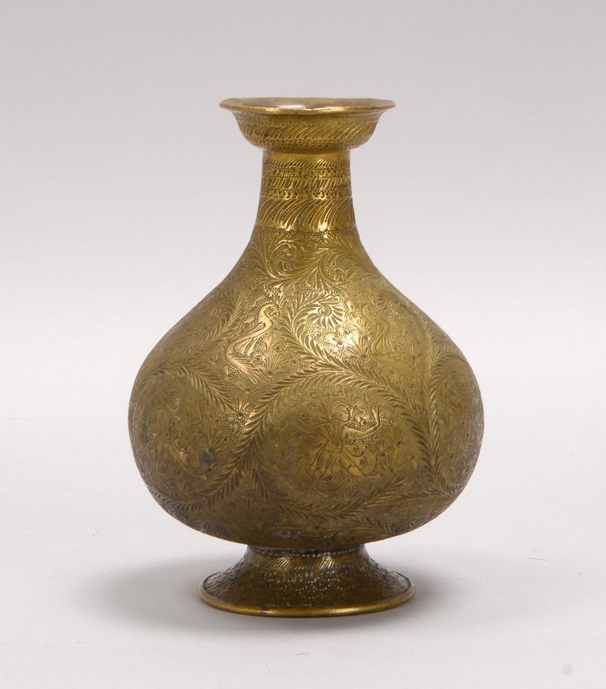 Bronzevase (Thailand/Burma-?), florale/figürl. Ziselierung; Höhe 17,5 cm