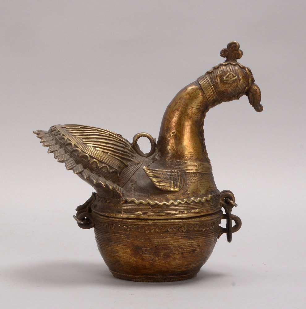 Figürl. Deckeldose (Indien), stilis. Vogelfigur, 'Pfau', teils mit Reliefdekor