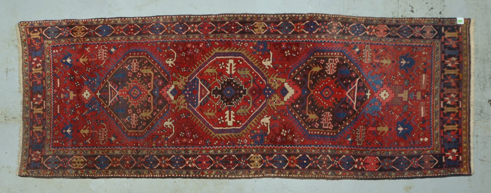 Heriz-Galerie, feste Knüpfung, ringsum kompl., dichter gleichm. Flor - in gutem Zustand