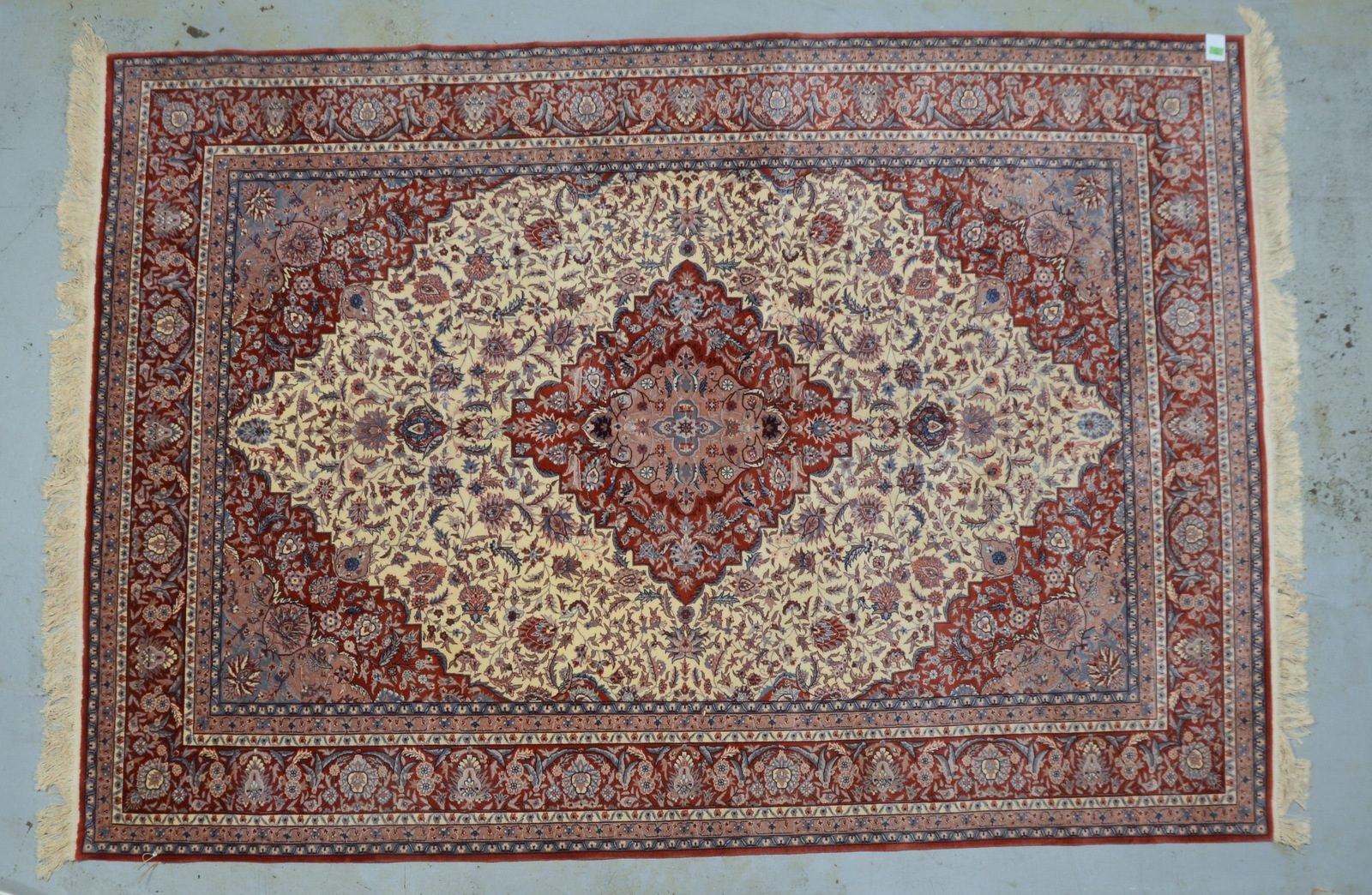 Isfahan (China), feine Knüpfung, ringsum komplett, Flor in gutem Zustand