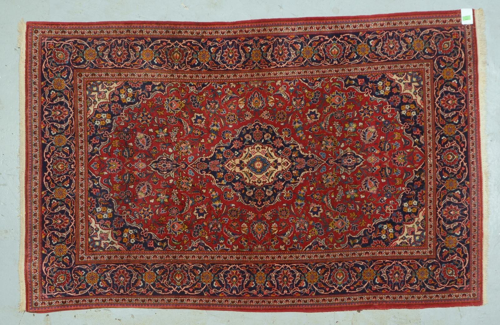 Keshan, mittelfeine bis feine Kn., gleichm. Flor - guter Zustand; Maße 213 x 137 cm
