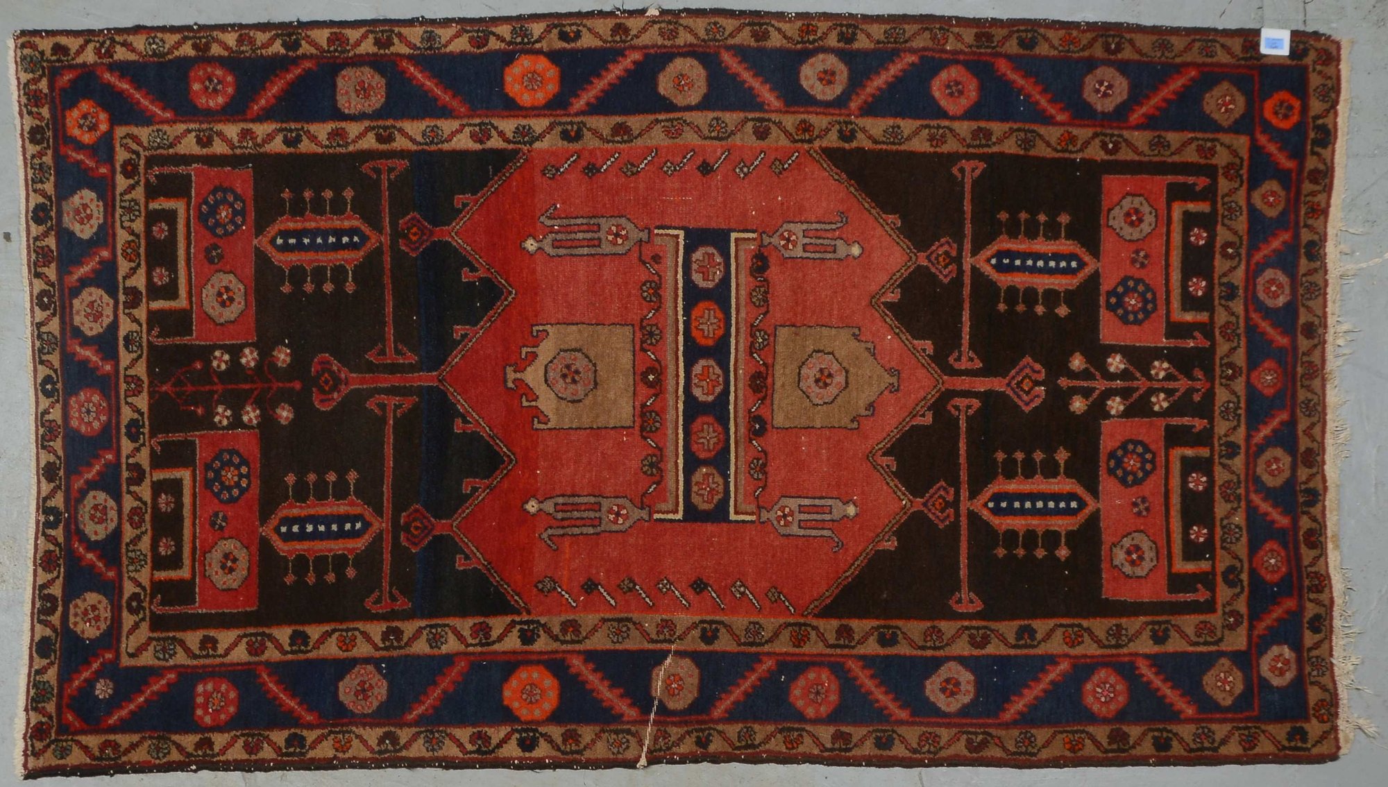 Khamseh-Nomadenteppich, älter; Maße 231 x 130 cm (mit Gebrauchsspuren)