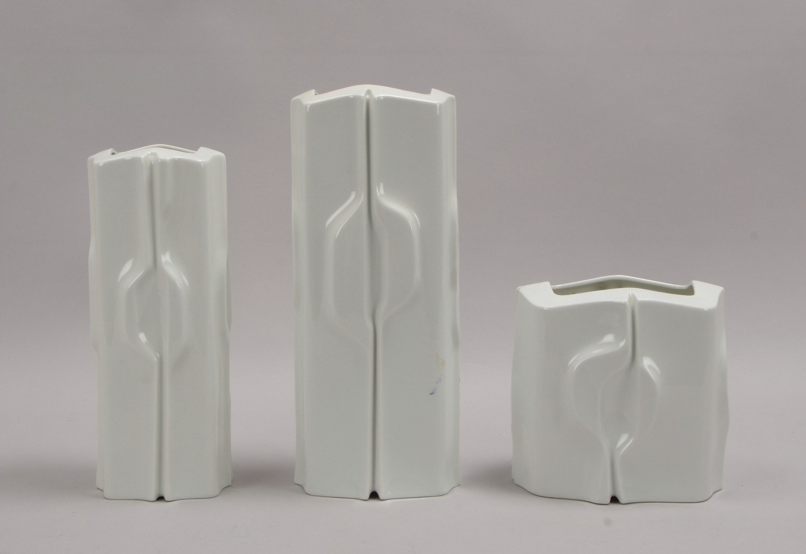 Fürstenberg, kl. Tischvasen-Konvolut, Op Art-Design, Entwurf: K. Henning, 3 Stück