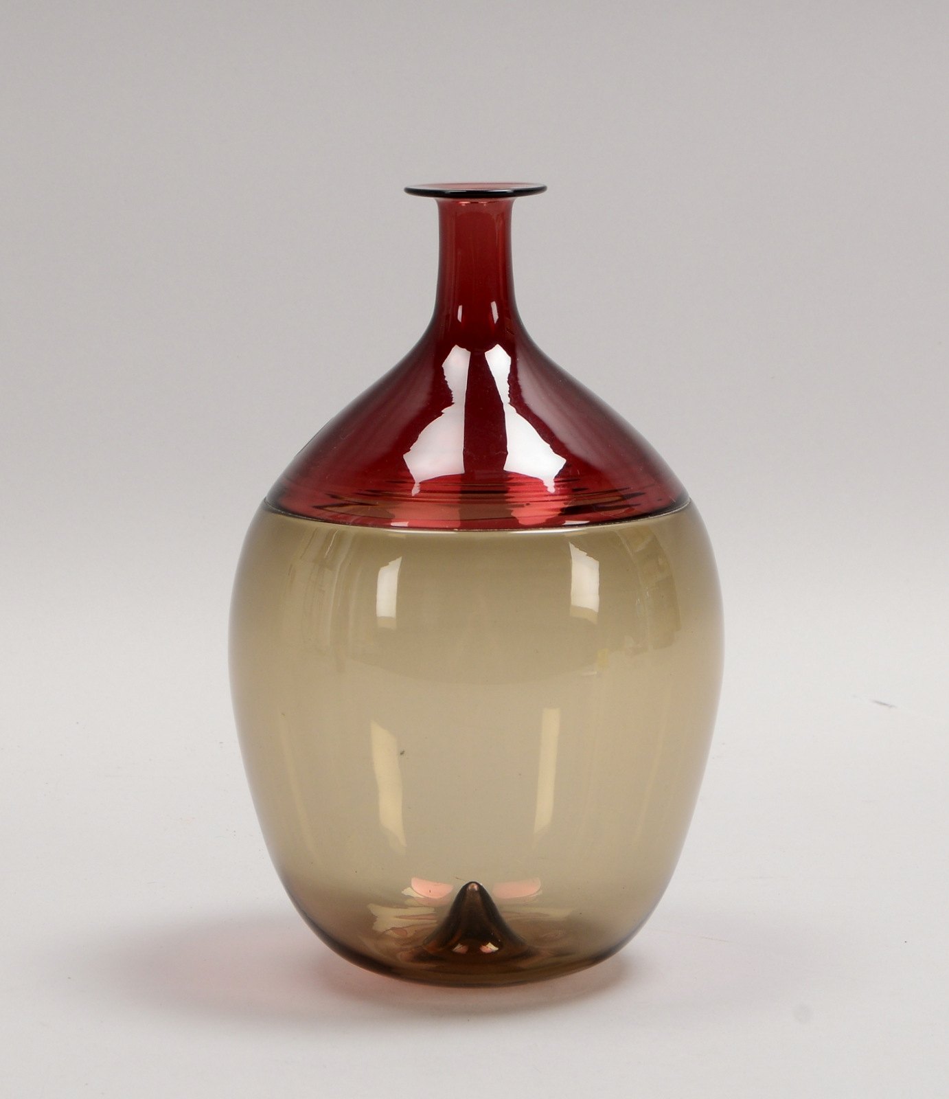 Venini/Murano, Vase, 2-farb. Glas in Incalmo-Technik, Entw. T. Wirkkala, mit Gravur