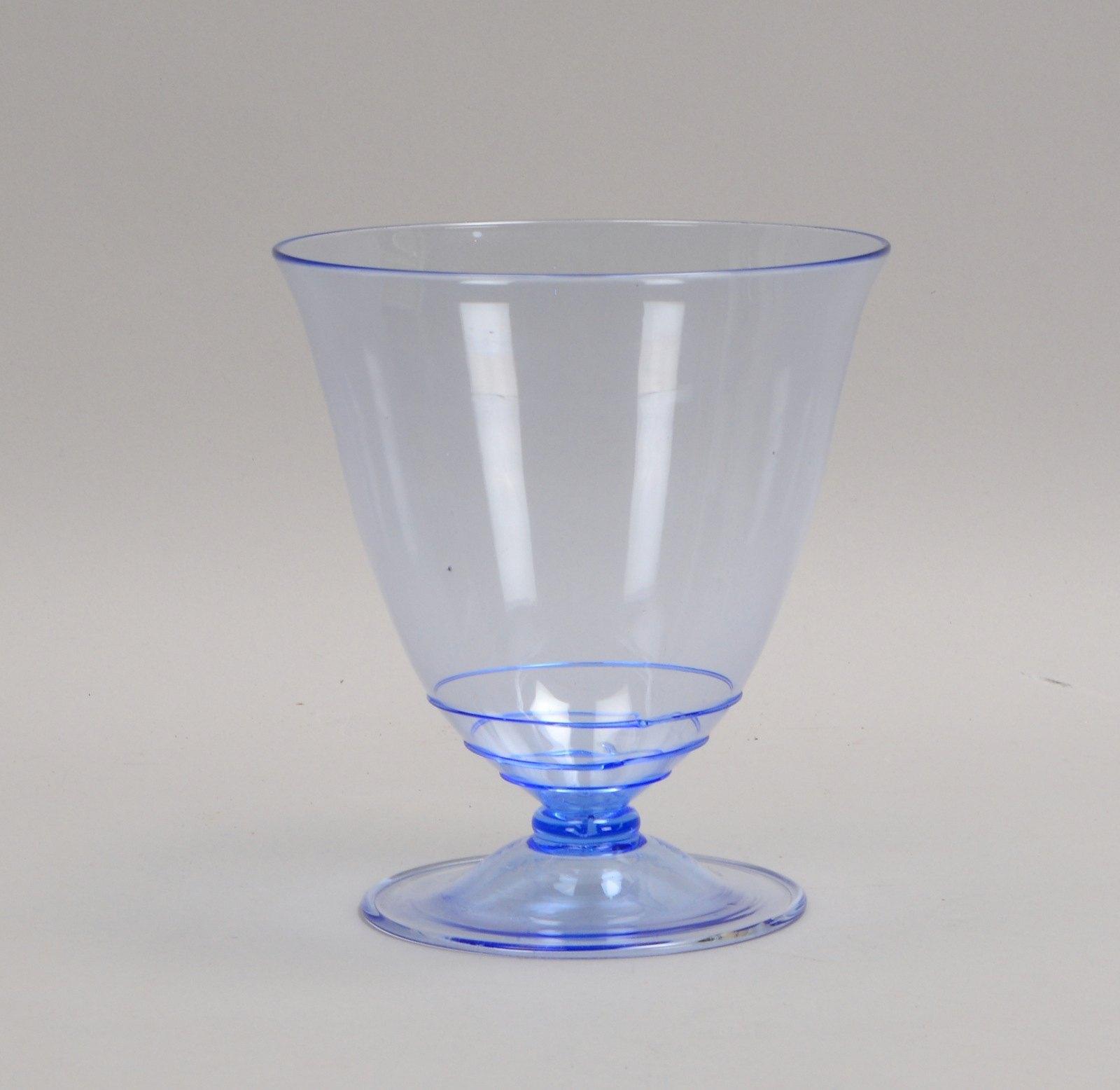 M.V.M. Cappelin/Murano, Glasgefäß/Vase, hellblaues Glas; Höhe 16,5 cm, Ø 14,5 cm