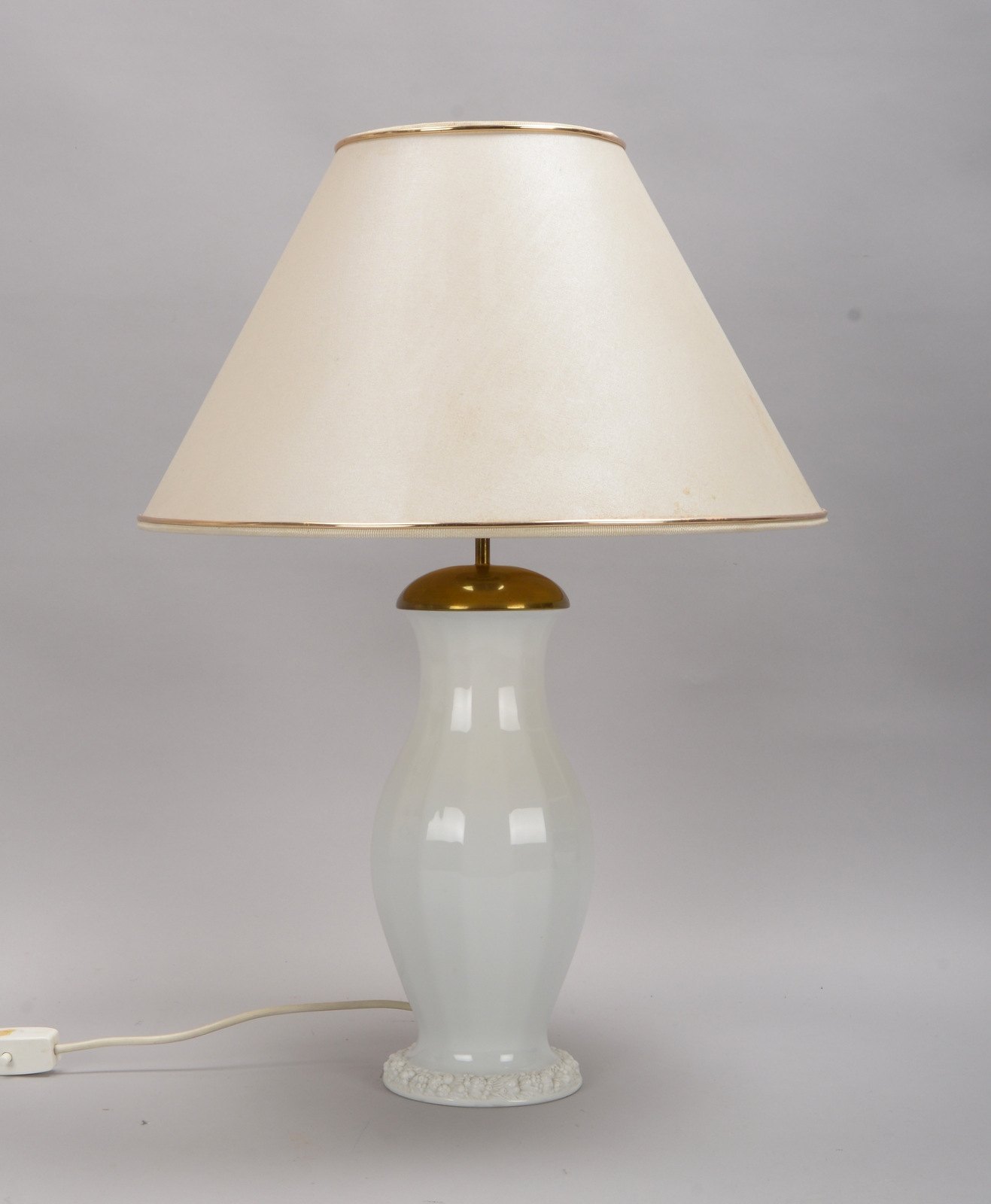 Rosenthal, Tischlampe, 1-fl., Weißporz./Messing, beigefarbener Schirm