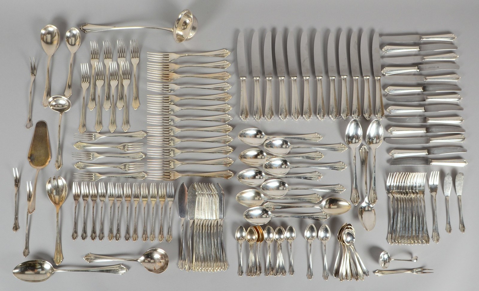 BSF, Tafelbesteck, 800 Silber, Fächermuster, monogr., für 12 Pers., 124-tlg.